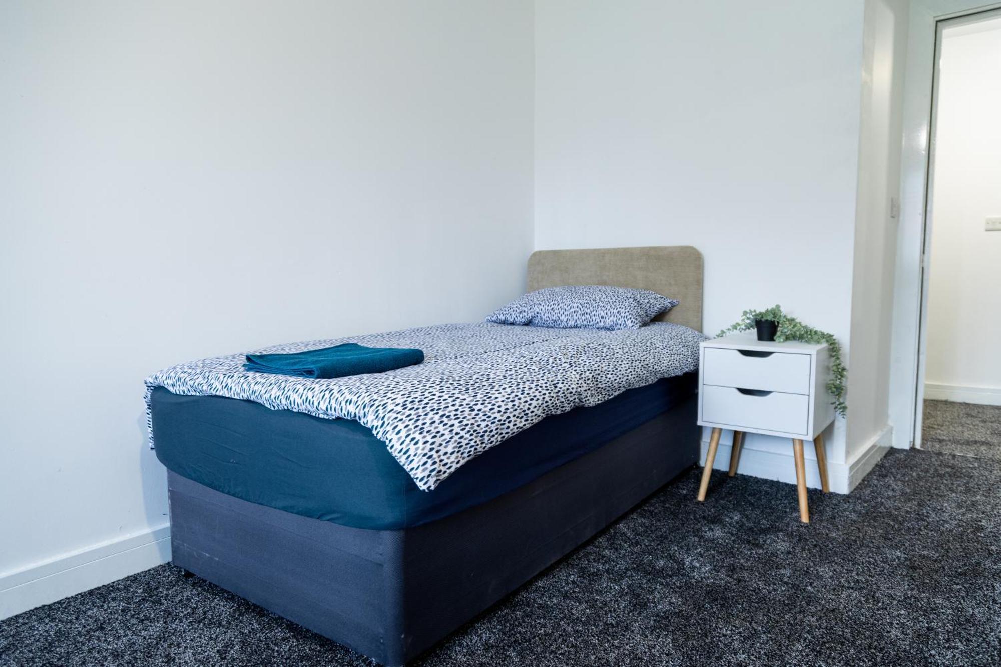 Spacious Ground Floor Apt Near Old Trafford Stadium Manchester Exterior photo
